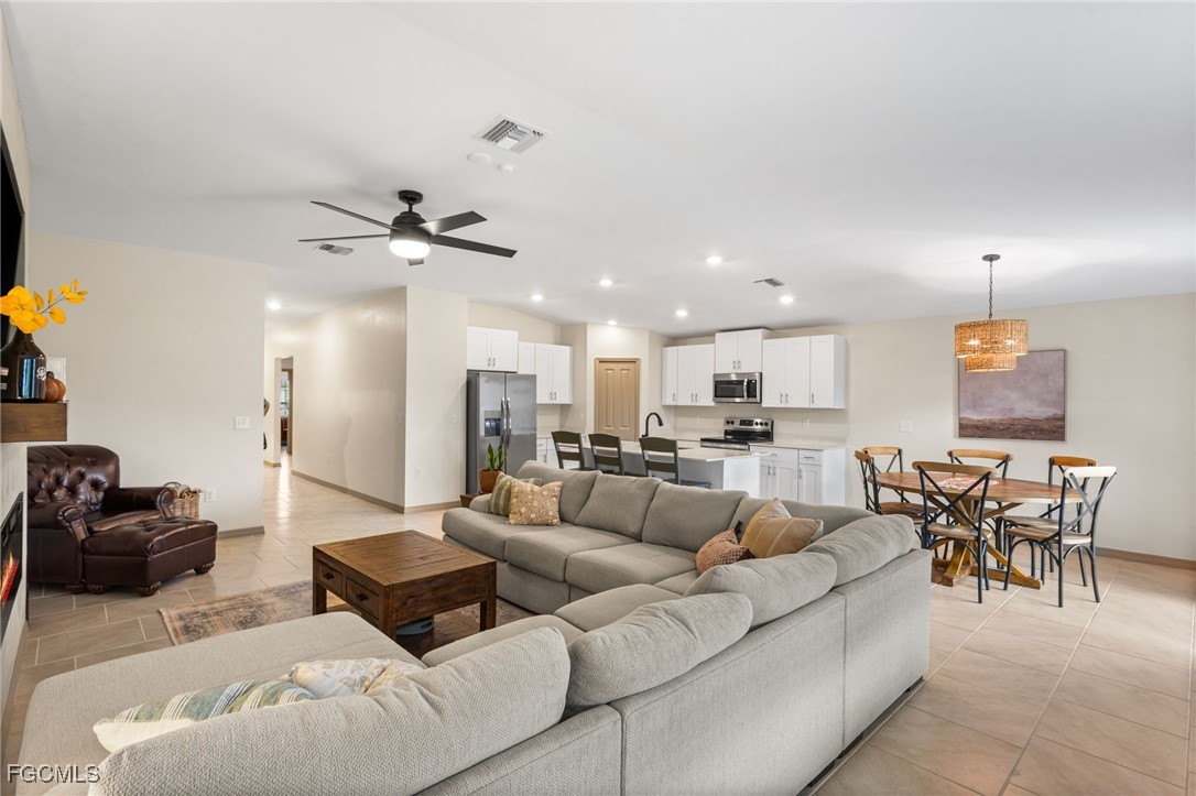 4 Bed SingleFamilyResidence for Sale in Crane Landing, photo 5