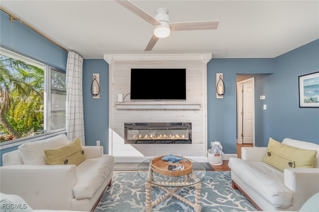 2 Bed Waterfront Home for Sale in Bokeelia, photo 5