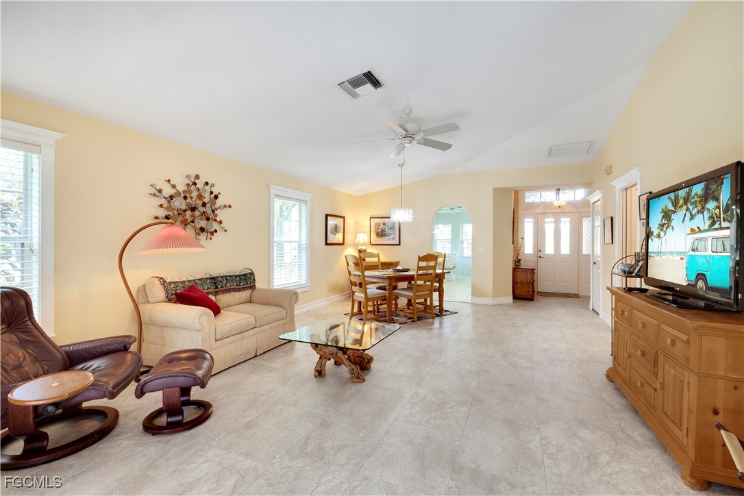 2 Bed SingleFamilyResidence for Sale in North Fort Myers, FL — photo 5