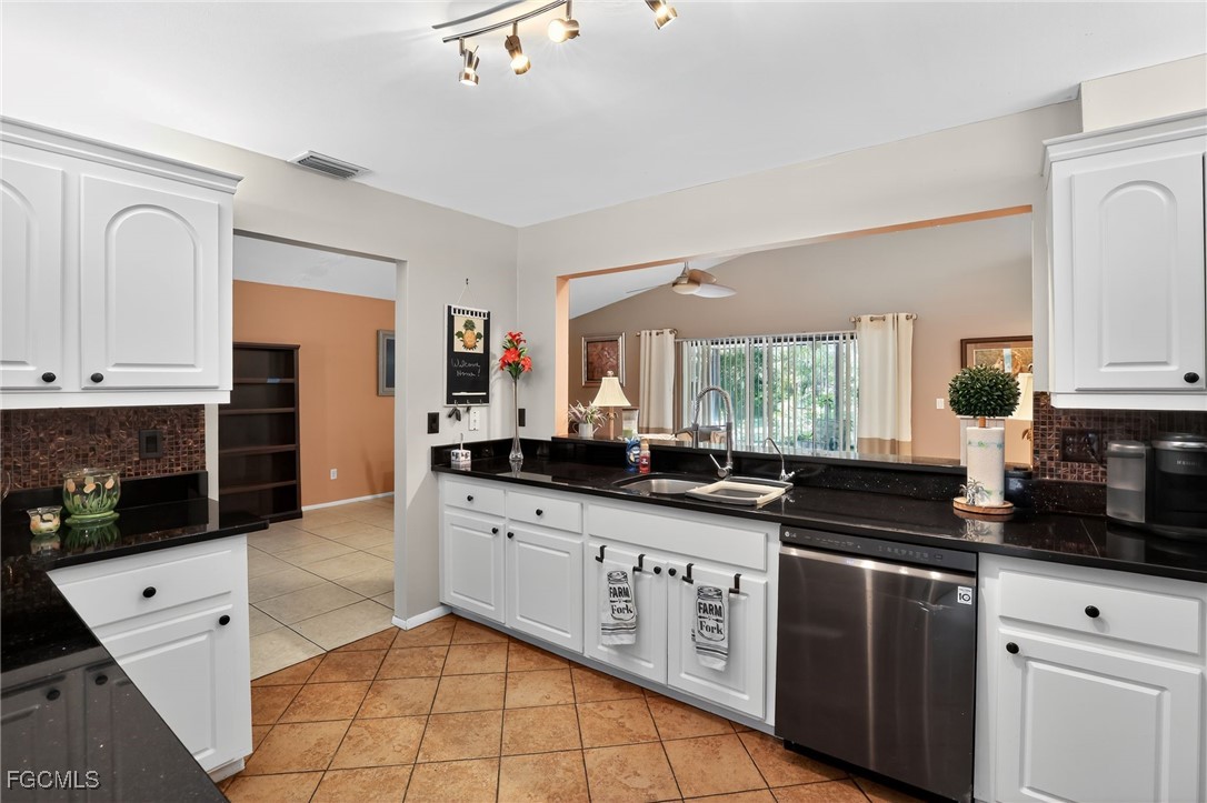 3 Bed SingleFamilyResidence for Sale in Lehigh Acres, FL — photo 5