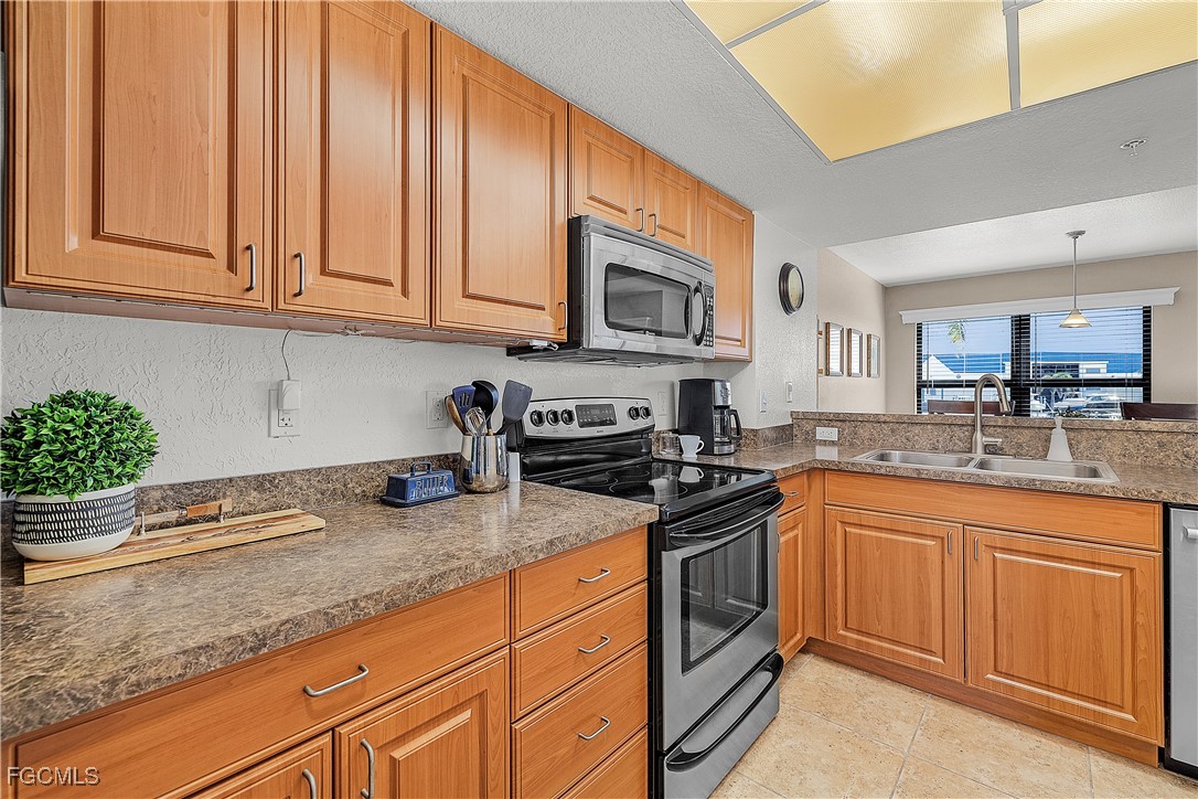 2 Bed Waterfront Home for Sale in Bokeelia, photo 5
