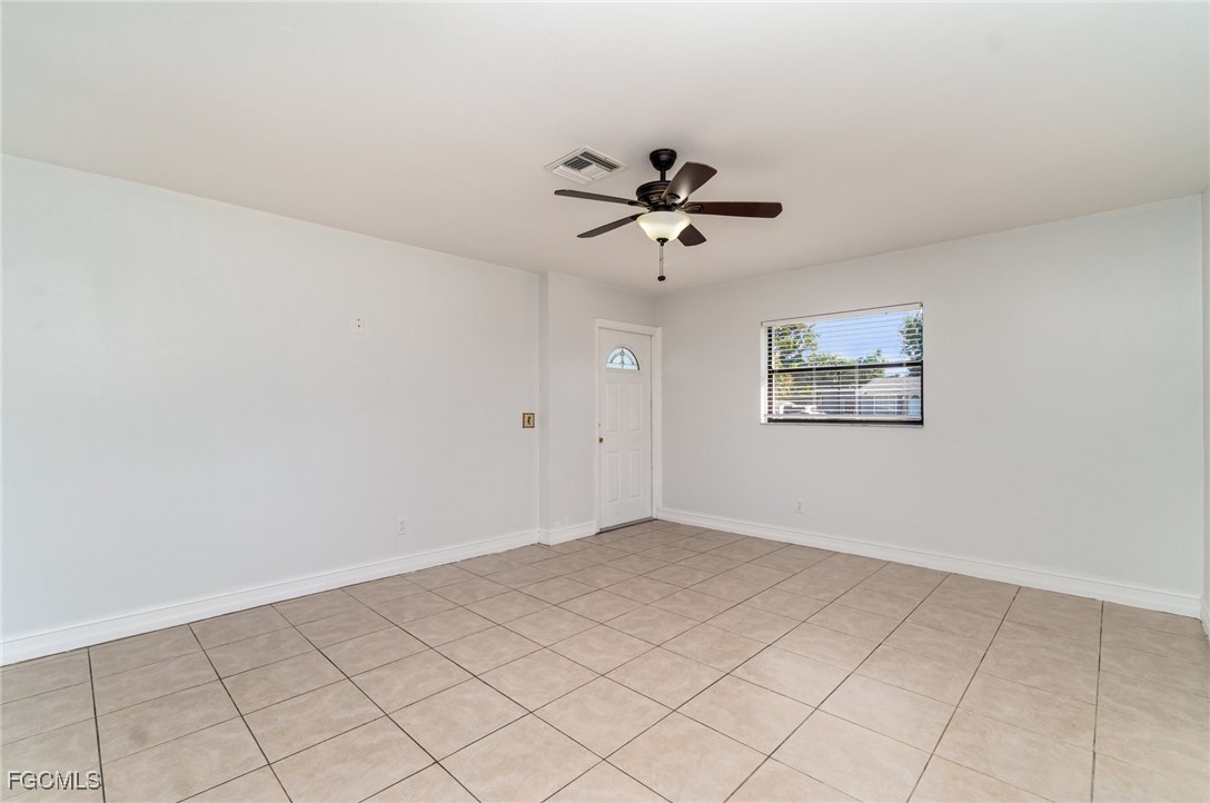 3 Bed SingleFamilyResidence for Sale in Fort Myers, photo 5