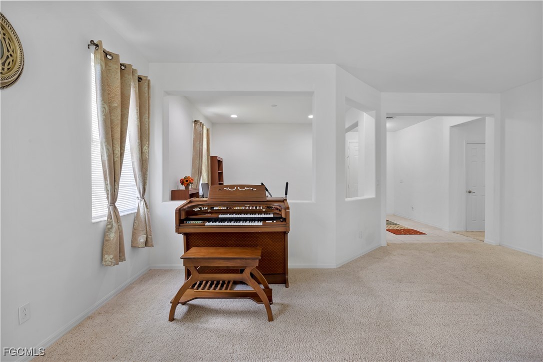 2 Bed SingleFamilyResidence for Sale in Town Lakes, photo 5