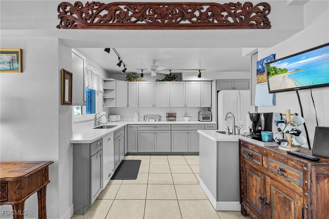 3 Bed Waterfront Home for Sale in Fort Myers, FL — photo 5