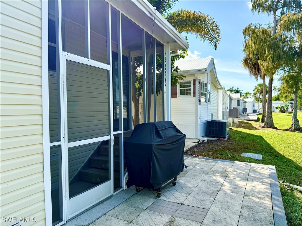 2 Bed ManufacturedHome for Sale in Naples, FL, $145,000 — photo 5