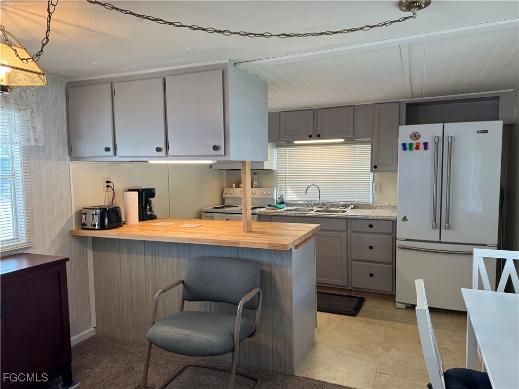 2 Bed ManufacturedHome for Sale in Fort Myers, FL, $79,500 — photo 5