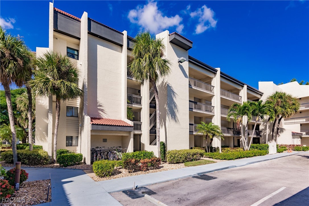 2 Bed Waterfront Home for Sale in Fort Myers, photo 5