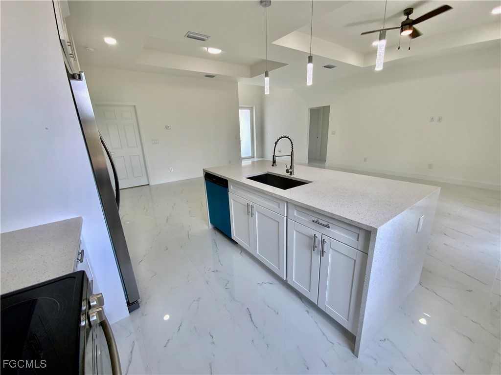 3 Bed SingleFamilyResidence for Sale in Lehigh Acres, FL — photo 5