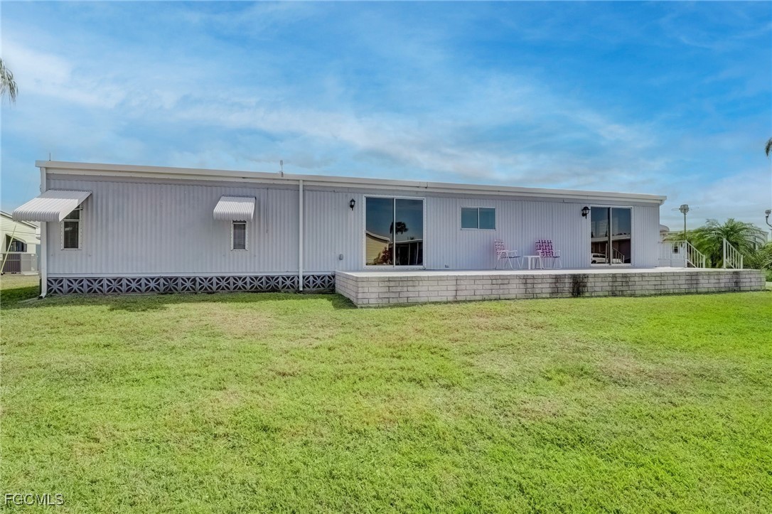 2 Bed ManufacturedHome for Sale in Old Bridge Village, FL — photo 5