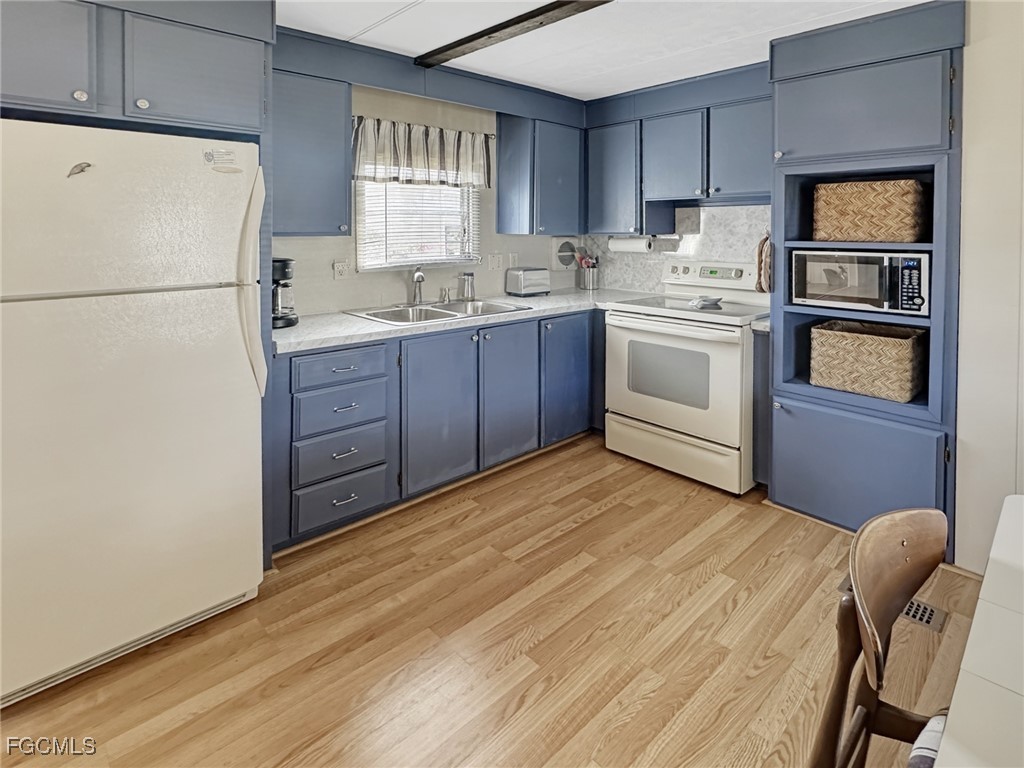 2 Bed ManufacturedHome for Sale in Fort Myers, FL, $84,000 — photo 5