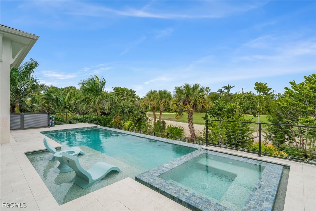 5 Bed Pool Home for Sale in Sanibel, photo 5