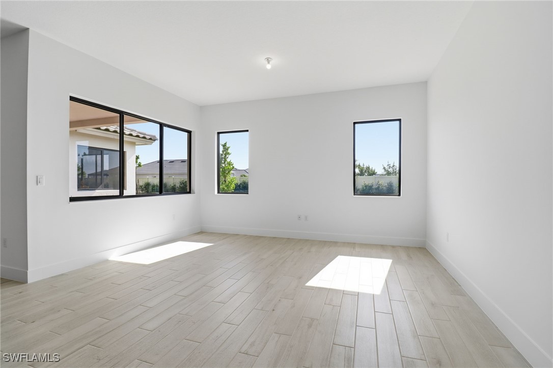 4 Bed SingleFamilyResidence for Sale in Maple Ridge, photo 5