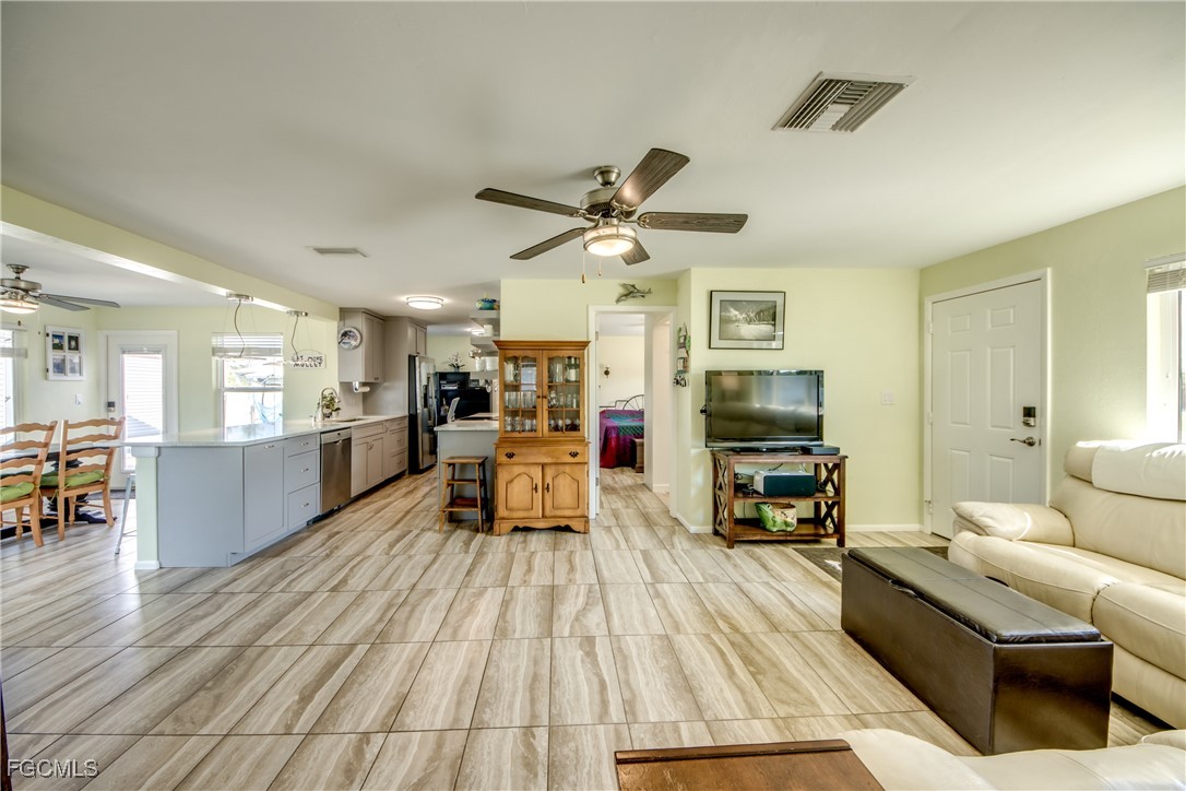 3 Bed SingleFamilyResidence for Sale in Charlotte Shores, FL — photo 5