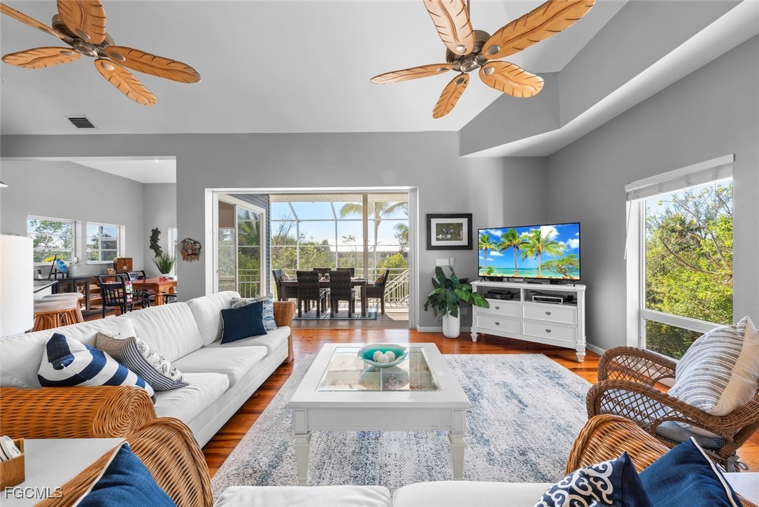 2 Bed Pool Home for Sale in Del Sega, photo 5