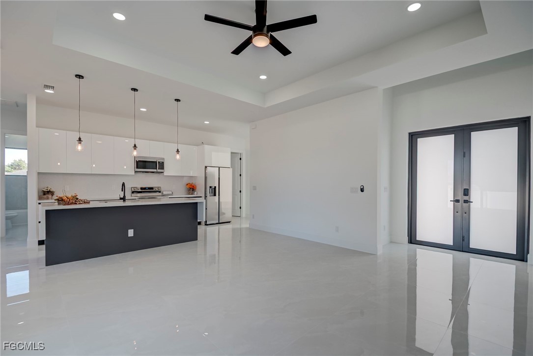 3 Bed SingleFamilyResidence for Sale in Lehigh Acres, photo 5