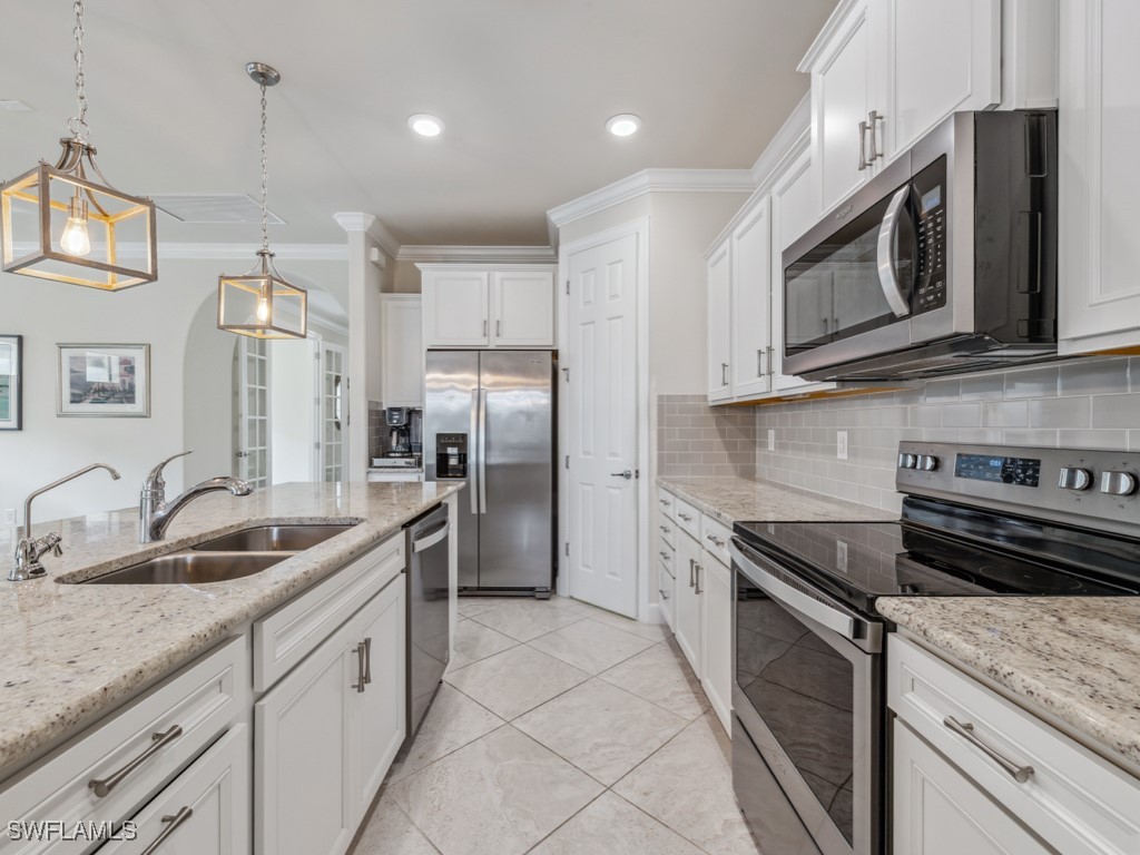 3 Bed SingleFamilyResidence for Sale in Westbrook, photo 5