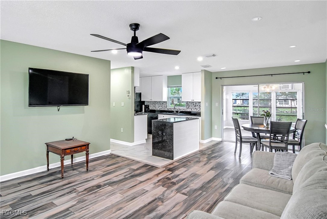 2 Bed SingleFamilyResidence for Sale in Port Charlotte, photo 5