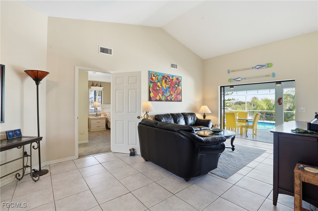 3 Bed Pool Home for Sale in Cape Coral, photo 5