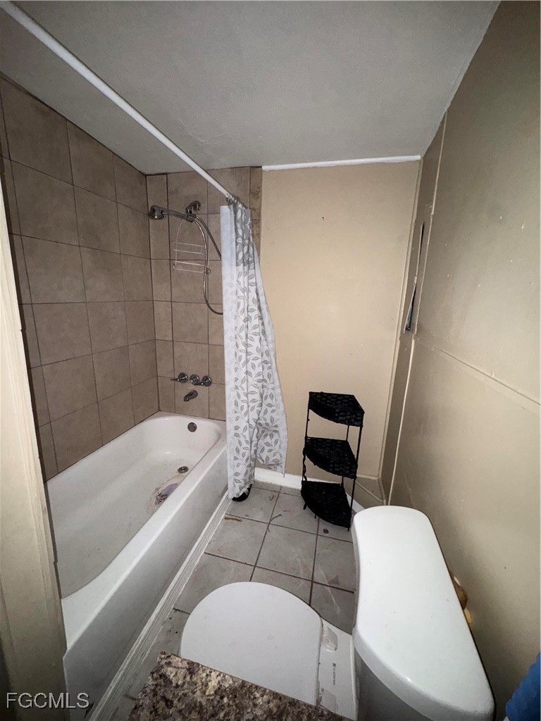 3 Bed SingleFamilyResidence for Sale in North Fort Myers, photo 5