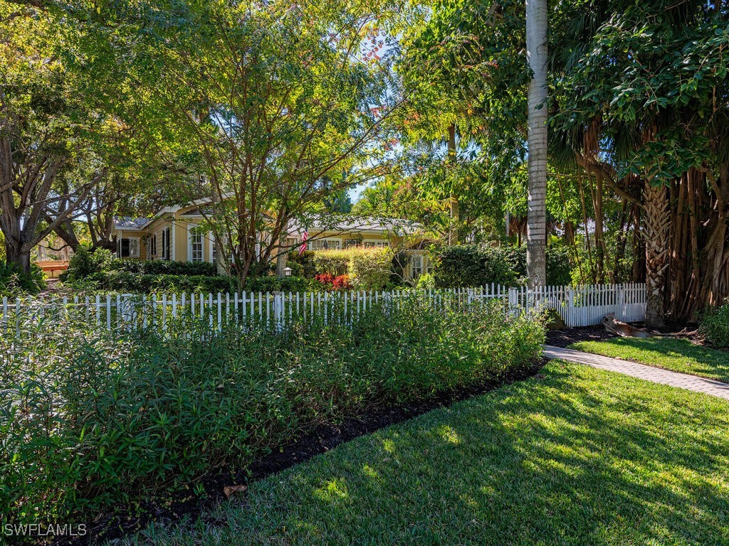 4 Bed Pool Home for Sale in Olde Naples, FL, $6,295,000 — photo 5