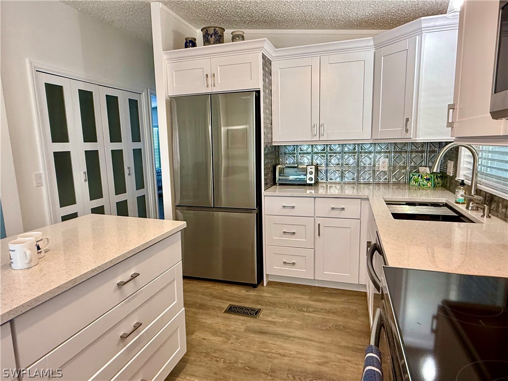 2 Bed ManufacturedHome for Sale in Naples, FL, $219,000 — photo 5