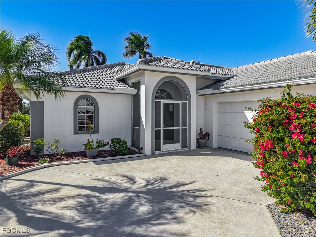 2 Bed SingleFamilyResidence for Sale in North Fort Myers, FL — photo 5