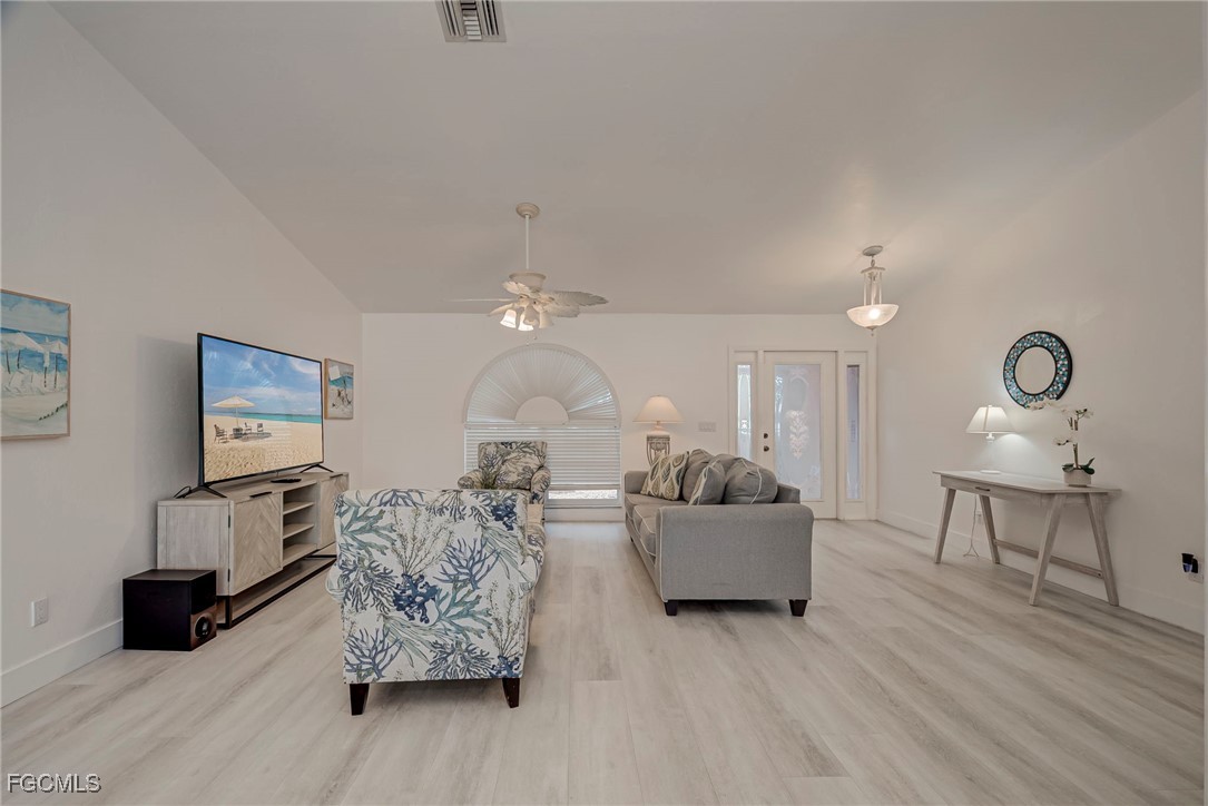 3 Bed Pool Home for Sale in Matlacha Isles, photo 5