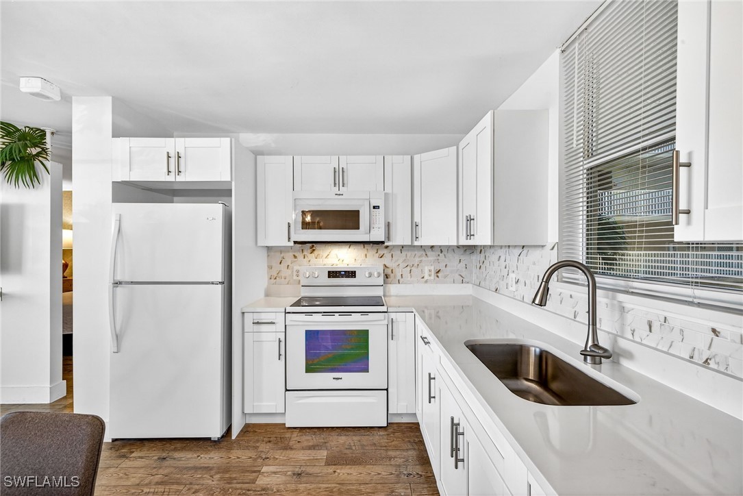 1 Bed Waterfront Home for Sale in Beach And Tennis Club, photo 5
