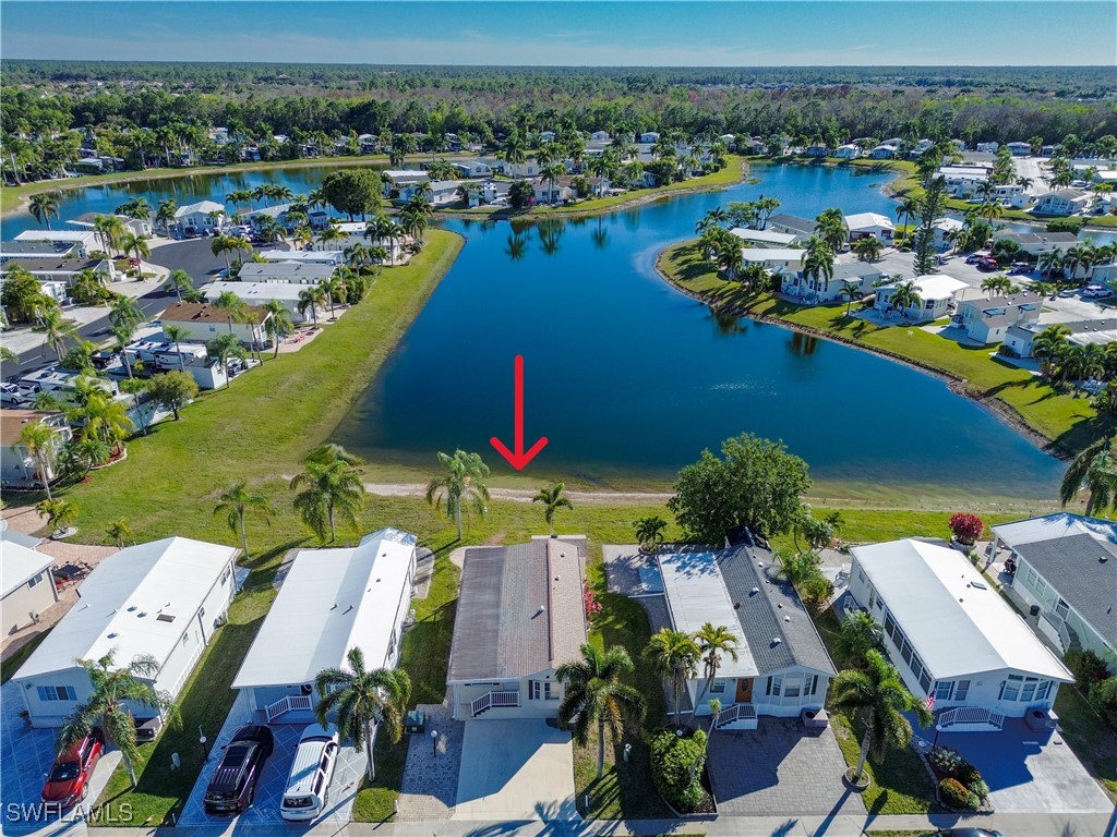 1 Bed Waterfront Home for Sale in Naples, photo 5