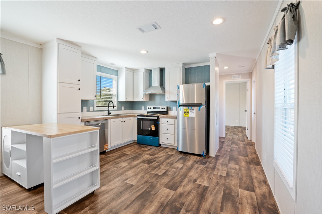 3 Bed ManufacturedHome for Sale in Montura, FL, $249,950 — photo 5