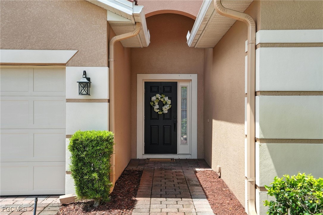 3 Bed Waterfront Home for Sale in Fort Myers, FL, $369,000 — photo 5