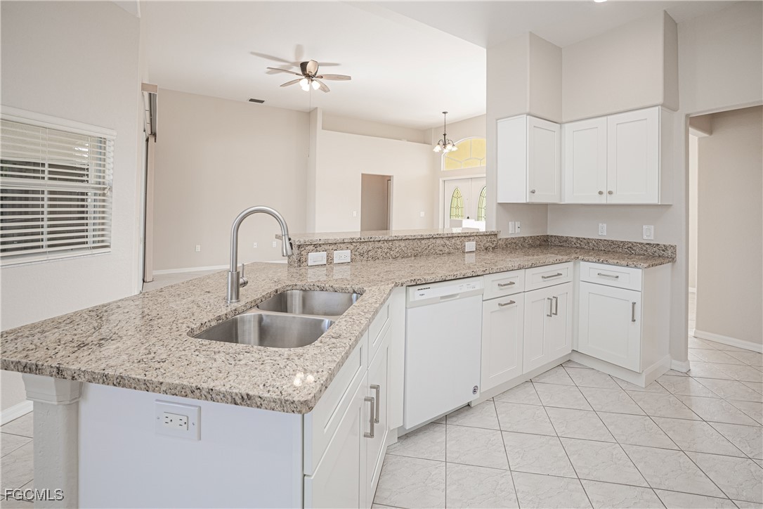3 Bed SingleFamilyResidence for Sale in Port Charlotte, FL — photo 5