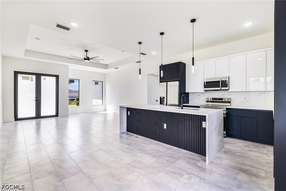3 Bed SingleFamilyResidence for Sale in Lehigh Acres, photo 5