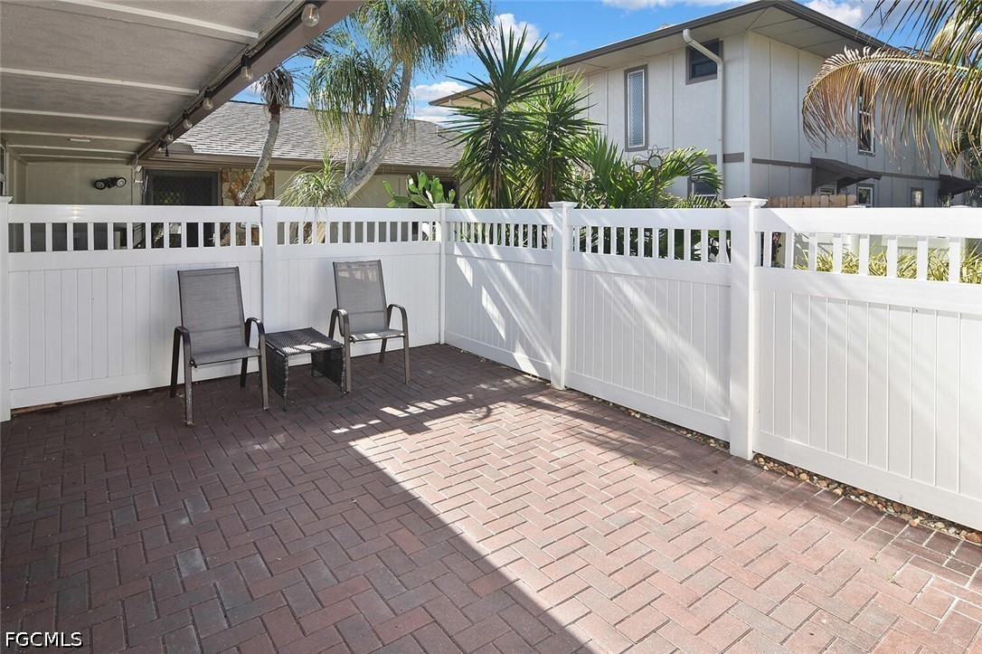 2 Bed Waterfront Home for Sale in Fort Myers, photo 5