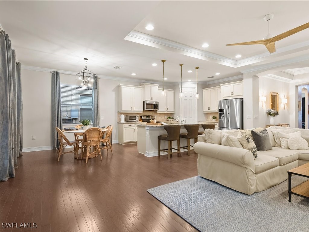 3 Bed SingleFamilyResidence for Sale in Naples, FL, $699,000 — photo 5