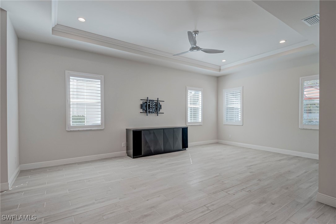 2 Bed Attached for Sale in Naples, photo 5