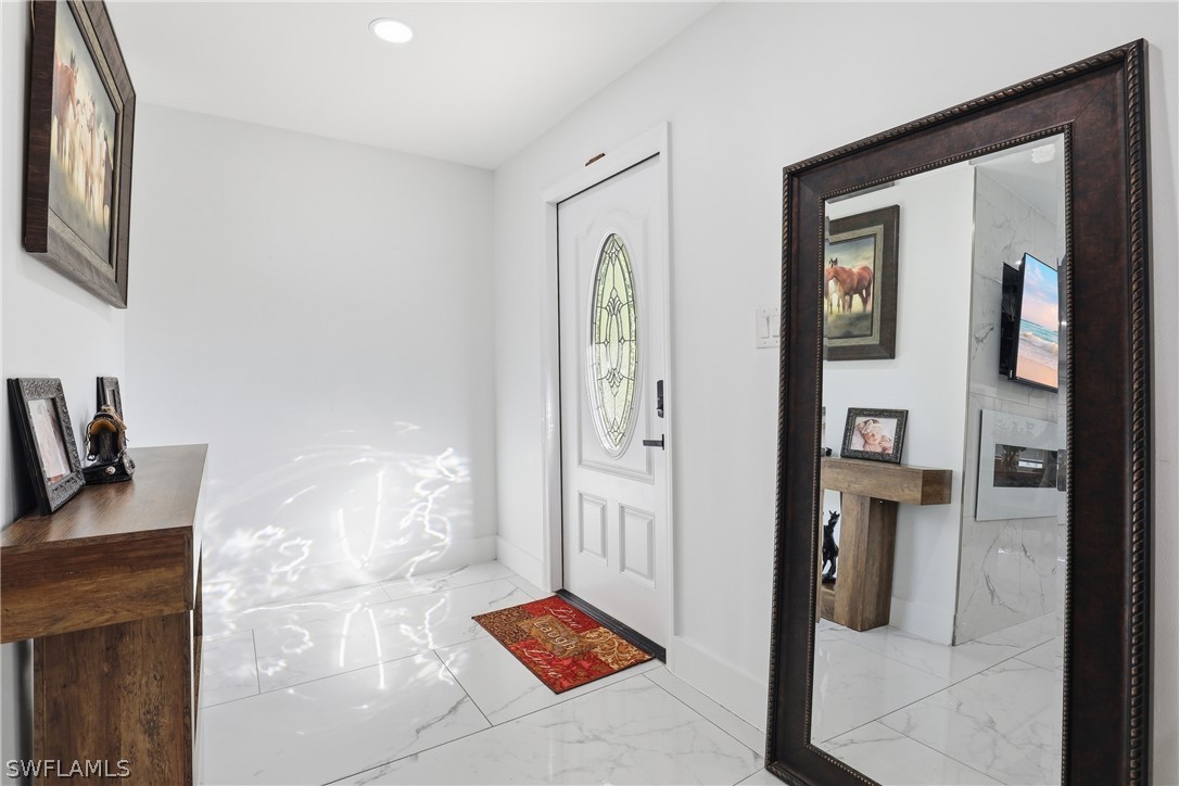 2 Bed SingleFamilyResidence for Sale in Naples, photo 5