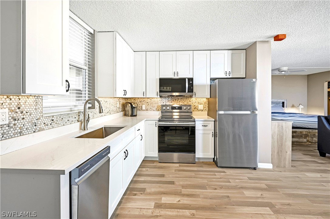 1 Bed Waterfront Home for Sale in Beach And Tennis Club, photo 5