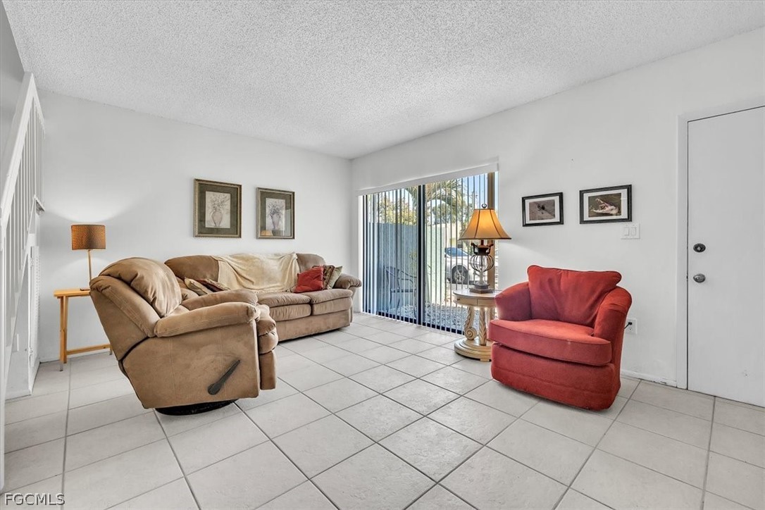 2 Bed Attached for Sale in Pinewood Villas, FL, $125,000 — photo 5