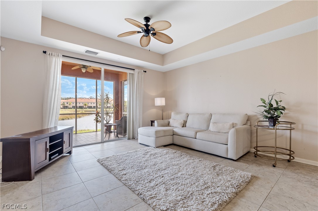 2 Bed Waterfront Home for Sale in Fort Myers, photo 5