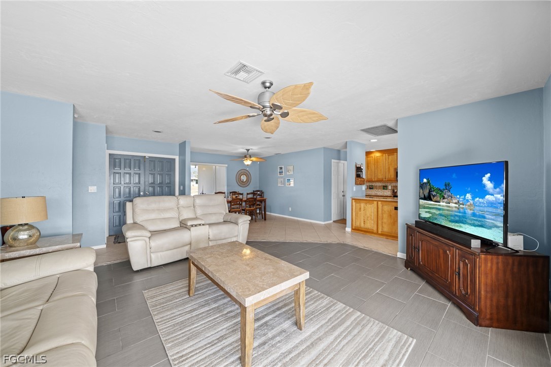 3 Bed Pool Home for Sale in Cape Coral, photo 5