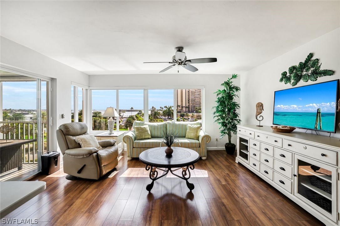 3 Bed Condominium for Sale in Marco Island, photo 5