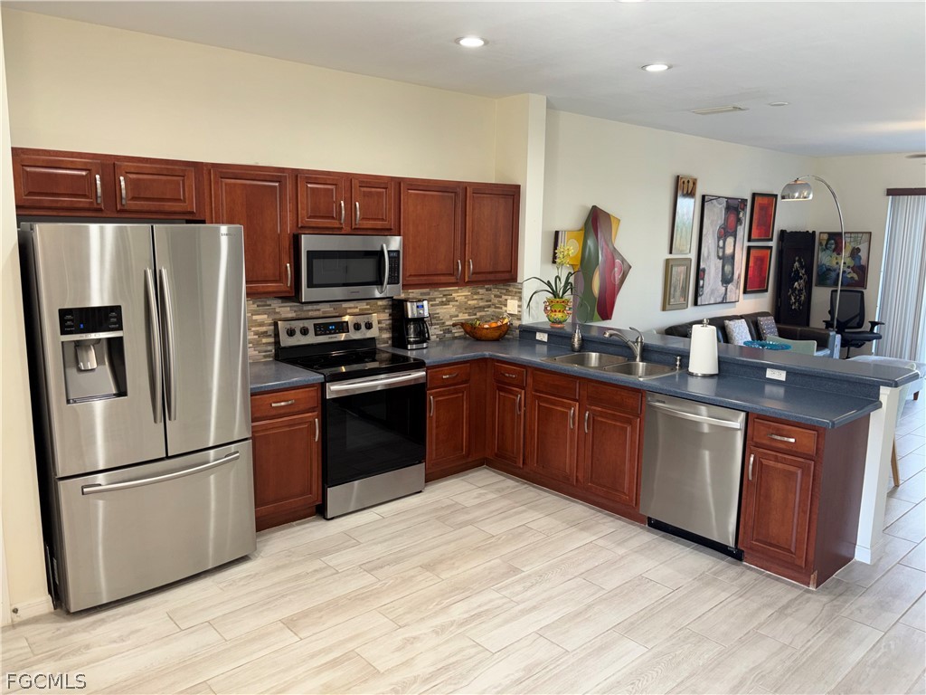 3 Bed Waterfront Home for Sale in Fort Myers, photo 5