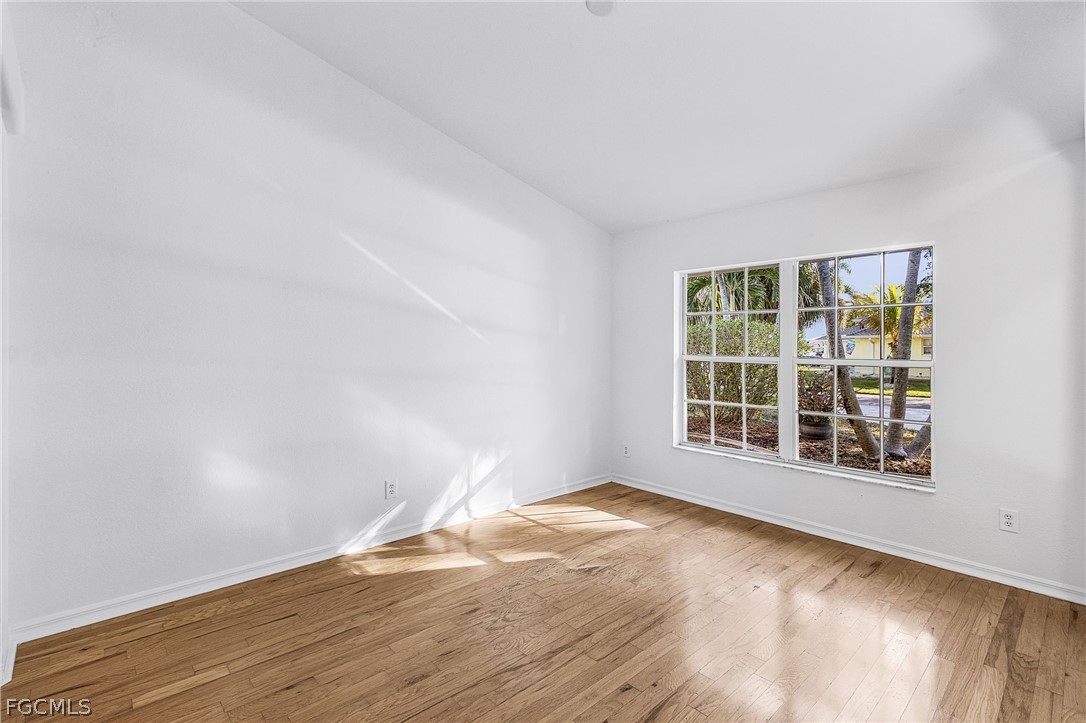 3 Bed Pool Home for Sale in Cape Coral, photo 5