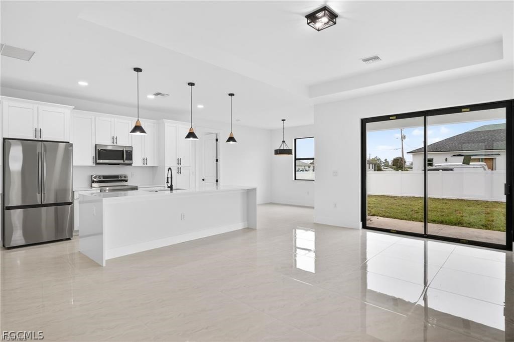 3 Bed SingleFamilyResidence for Sale in Lehigh Acres, photo 5