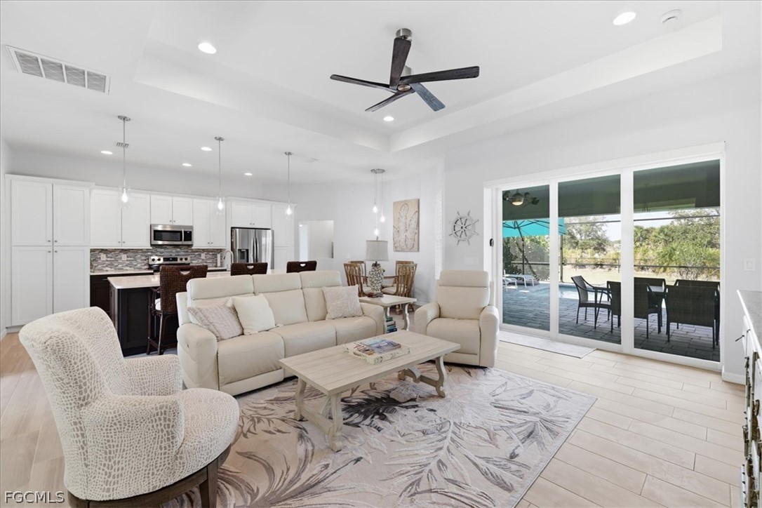 3 Bed Pool Home for Sale in Rotonda Sands, photo 5