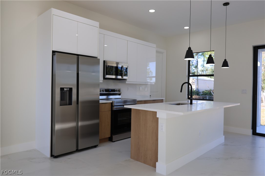 3 Bed SingleFamilyResidence for Sale in Lehigh Acres, FL — photo 5