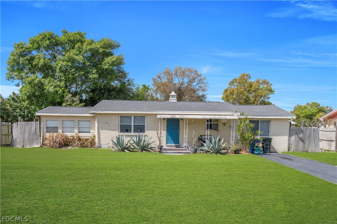 3 Bed SingleFamilyResidence for Sale in North Fort Myers, photo 5