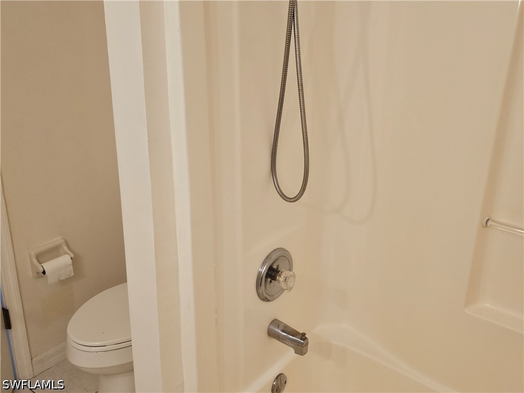 3 Bed SingleFamilyResidence for Sale in San Carlos Park, FL — photo 5