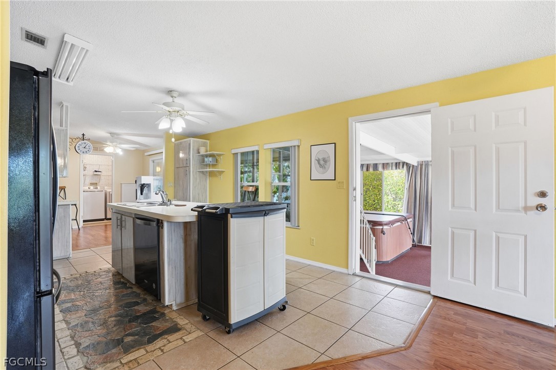 3 Bed ManufacturedHome for Sale in Riverwood, FL, $200,000 — photo 5